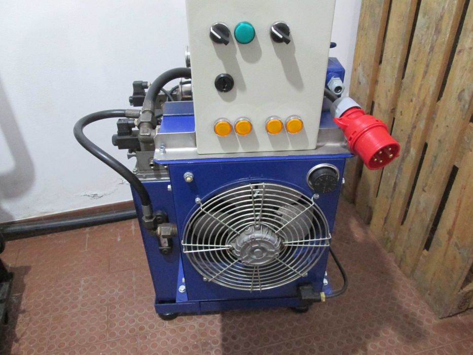 Centralina trifásica 5.5 KW dupla