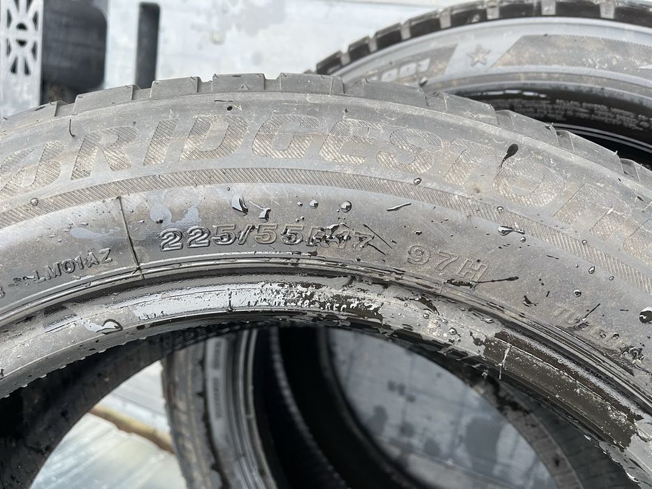 2x BRIDGESTONE BLIZZAK LM001 rsc 225/55 R17 5,5mm