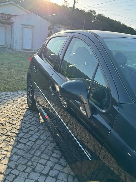 Peugeot 207 1.6hdi 98g - 2012