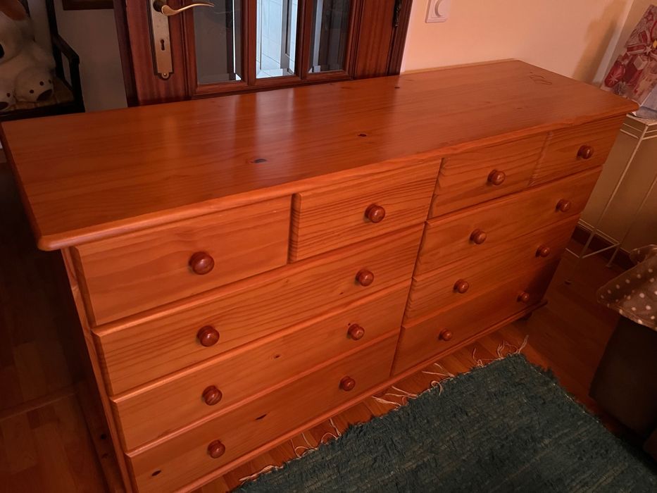 Cómoda com 10 gavetas