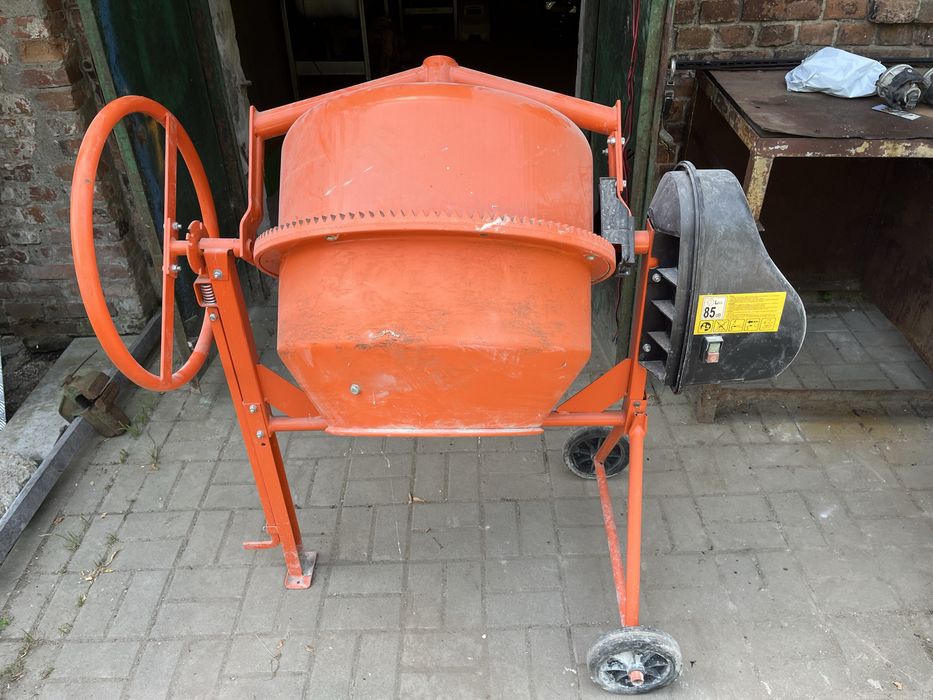 Betoniarka expert 130 k mu156 130/100dm3 0,7 kw 230v