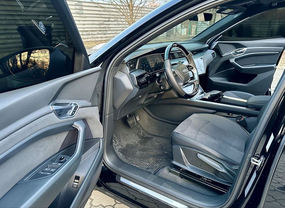 Audi E-tron 95kBt S-line 408л.с Quattro Европа Некрашена  Обмен