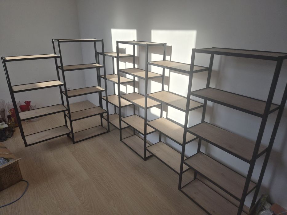 Regał metalowy / półki na ścianę