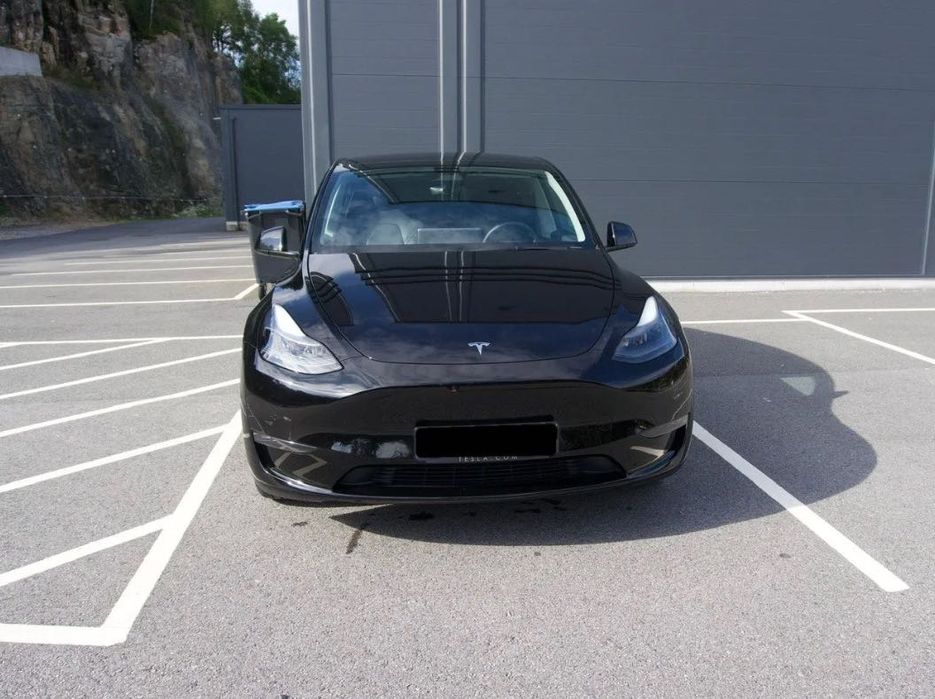 Tesla Model Y Long Range Dual Motor