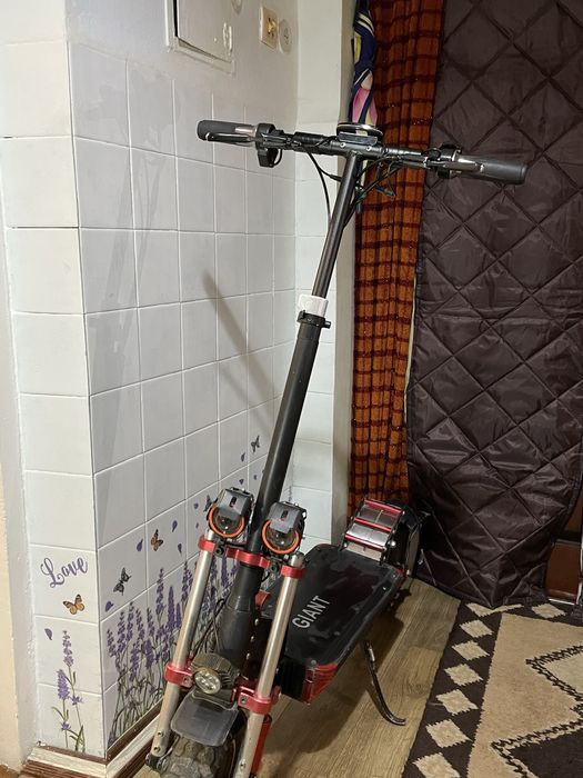 Елктросамокат Giant Outlander M11 (1600w, 26Ah, 52V)