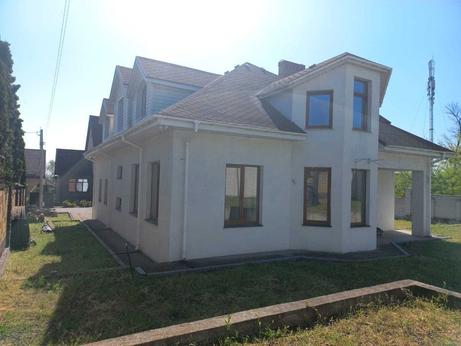 Продається енергоефективний котедж площею 263 кв.м.