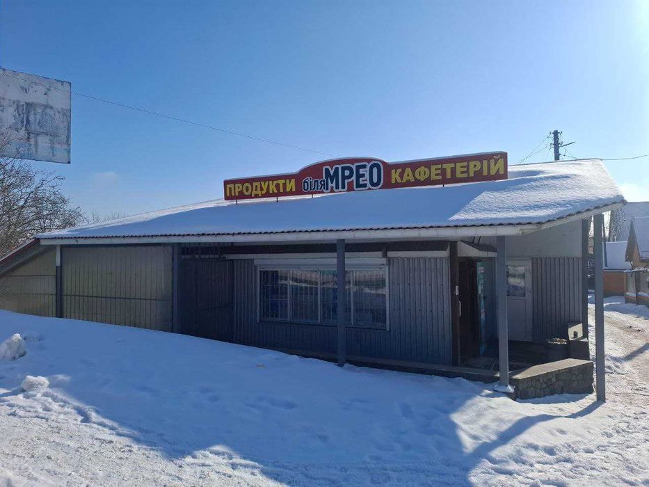 Продаж приміщення з територією у центрі міста на фасаді