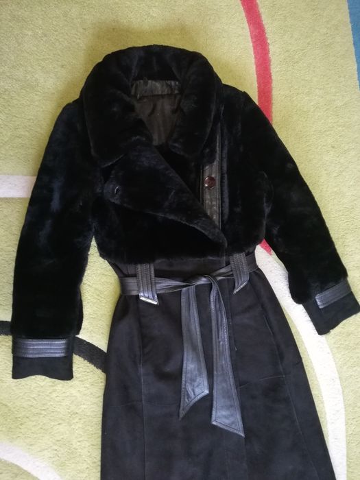 продам жiночу дубленку Donna Bacconi з хутром