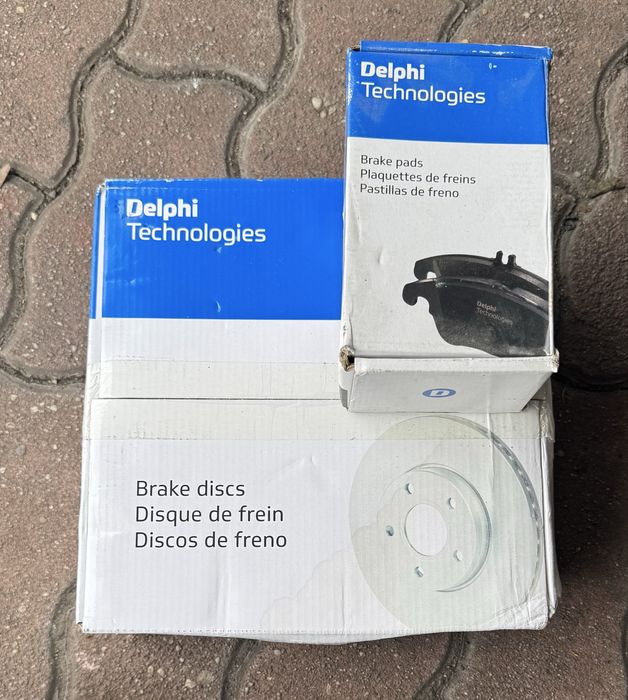 Klocki i tarcze przód Opel Corsa E Nowe