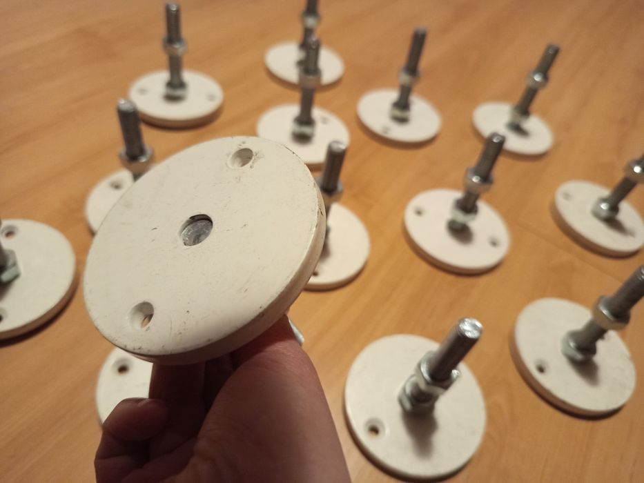 Regulowana stopka mocująca