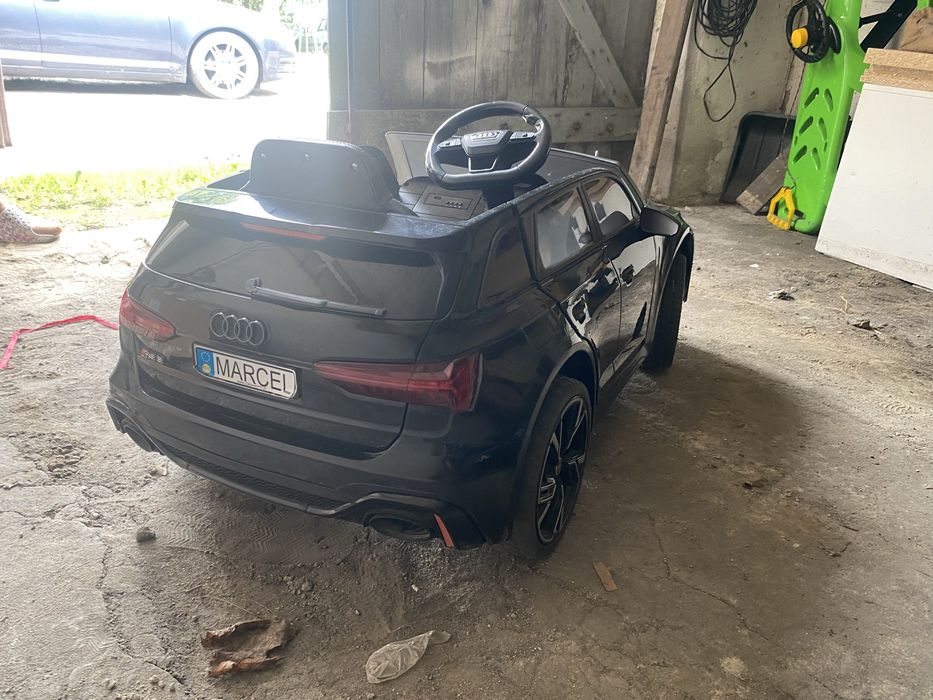 Audi RS6 na akumulator, stan dobry, uzywany.