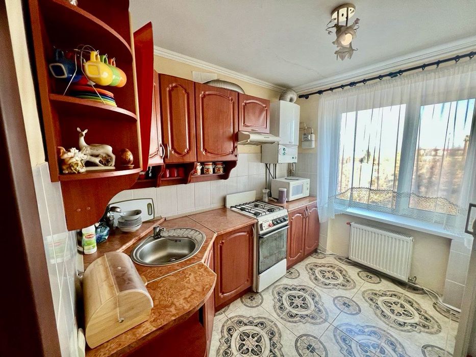 Продається 3-кімнатна квартира. Чортків