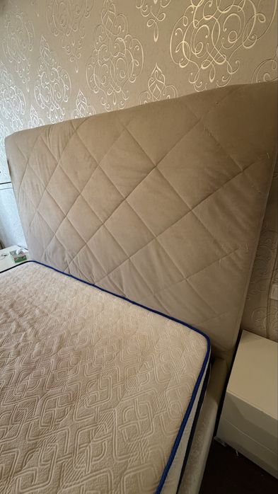Продам кровать с матрасом