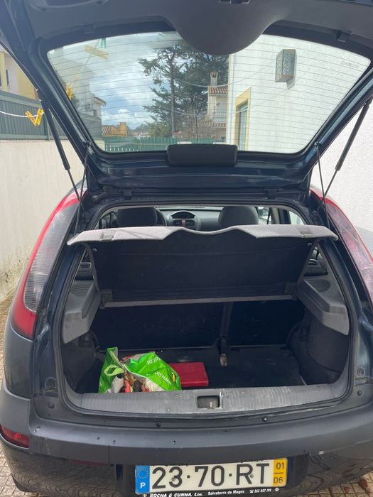 Opel corsa 1.2 ano 2001