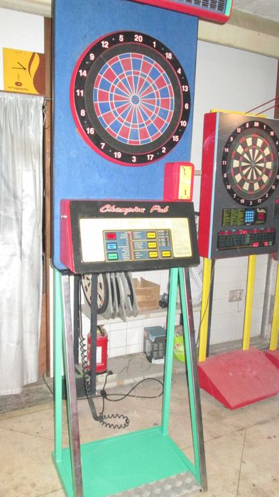 Máquinas setas com suporte original com 8 jogadores como nova