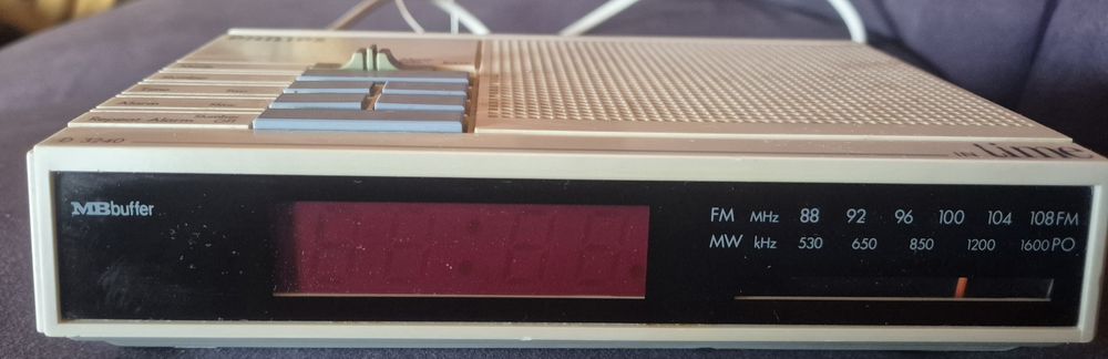Radiobudzik PHILIPS D 3240/02
