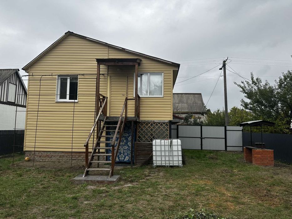 Дача для сімейного та активного відпочинку біля води