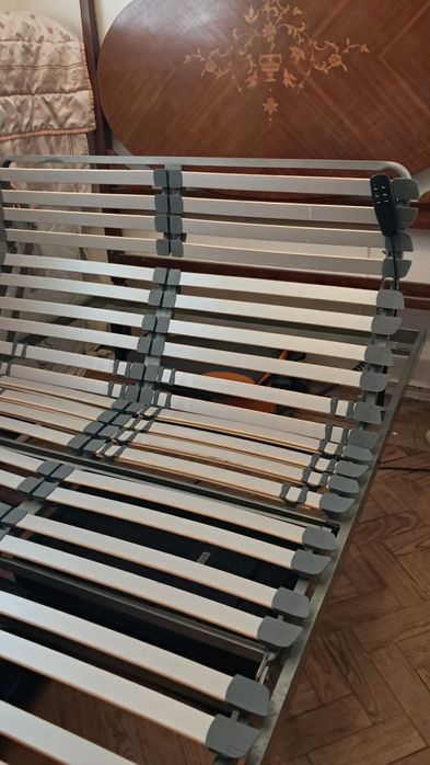 Cama dobrável com comando