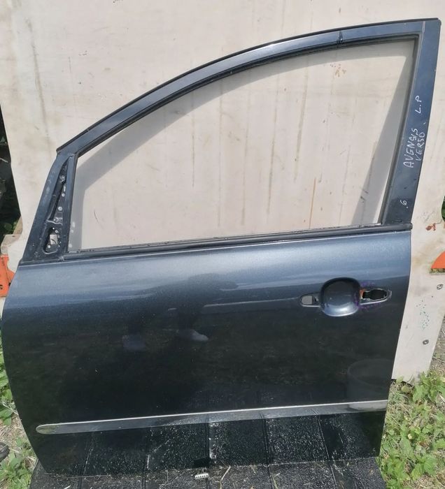 TOYOTA AVENSIS VERSO 09r DRZWI LEWY PRZÓD