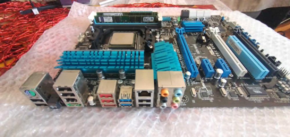 Motherboard  ASUS M5A99X EVO