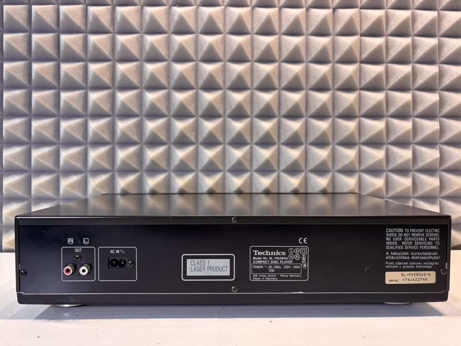 Odtwarzacz CD Technics SL PG 580 A + pilot