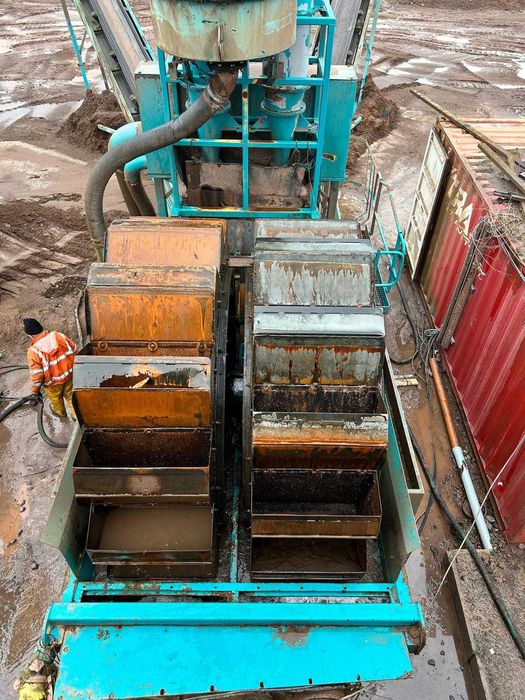Hydrocyklon Odwadniacz kołowy Przesiewacz Powerscreen Terex Finemaster 120