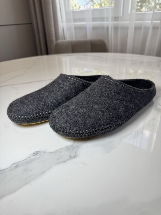 Тапки домашні з натурального войлока.