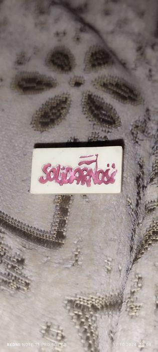 Sprzedam przypinkę z lat 80 oryginalna solidarność