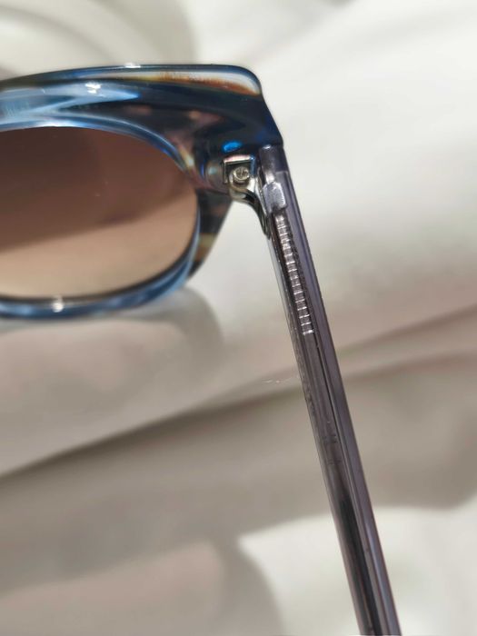 Óculos de sol nine west 
Modelo 222057
Made in UK