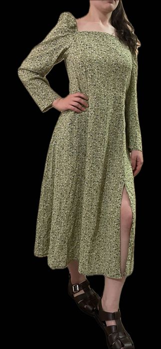 Зелена сукня в квіточку