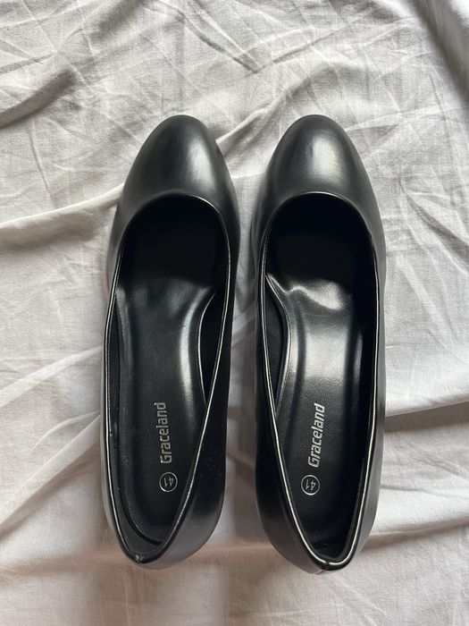 Czarne buty na obcasie