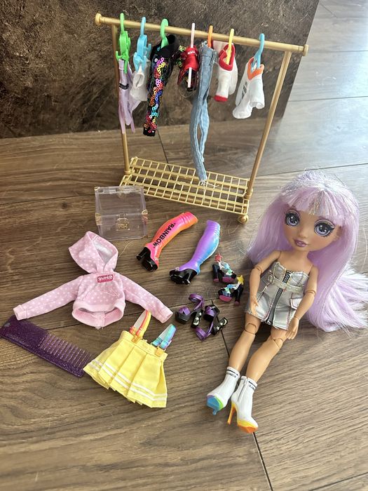 Lalka rainbow high averi studio mody garderoba ubranka szafa
