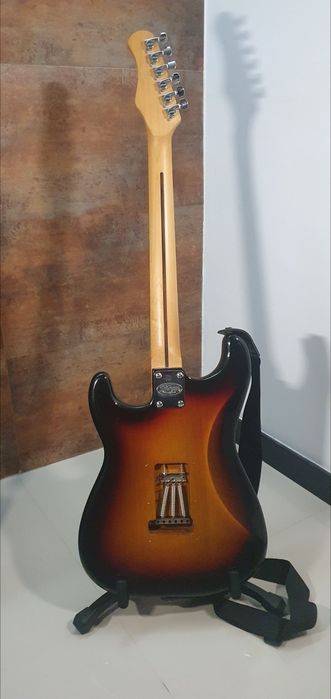Guitarra Strat Stagg S250