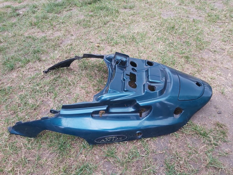 Suzuki burgman an 125 plastik zadupek tył