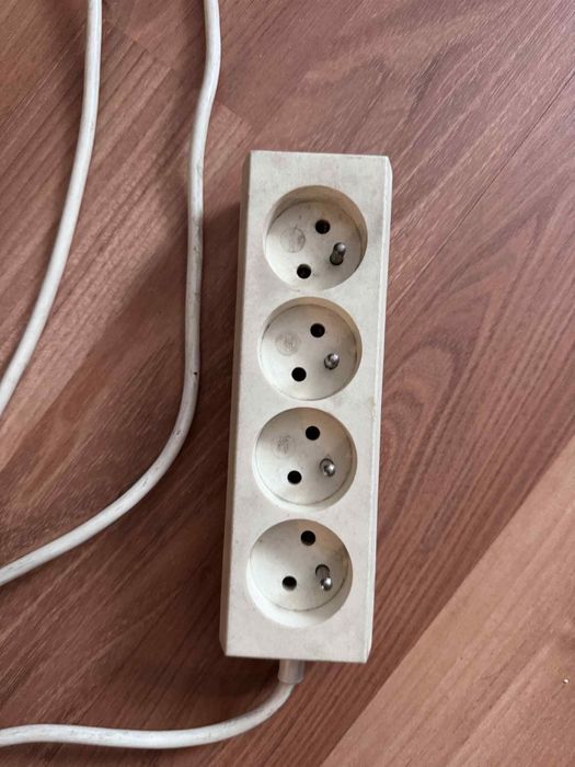 listwa zasilająca z 4 gniazdami przedłużacz 2,60m i 3,20m 2 sztuki