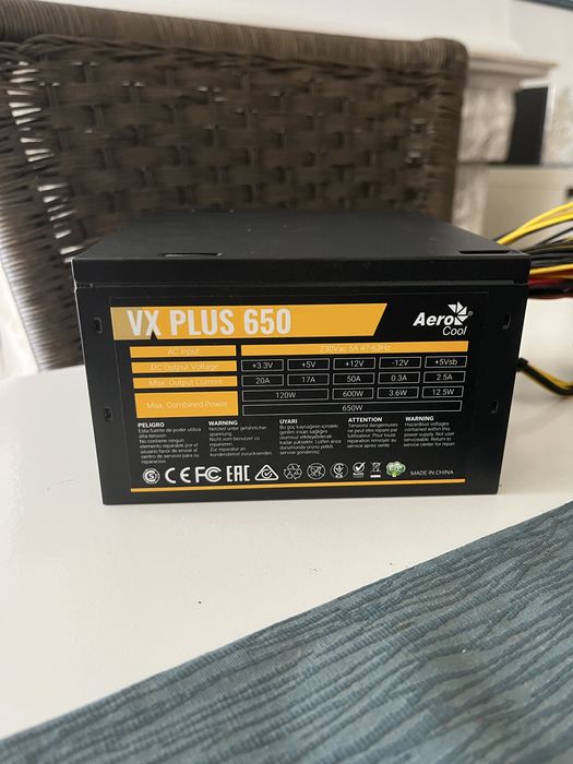Fonte aerocool 650W - Pouco uso