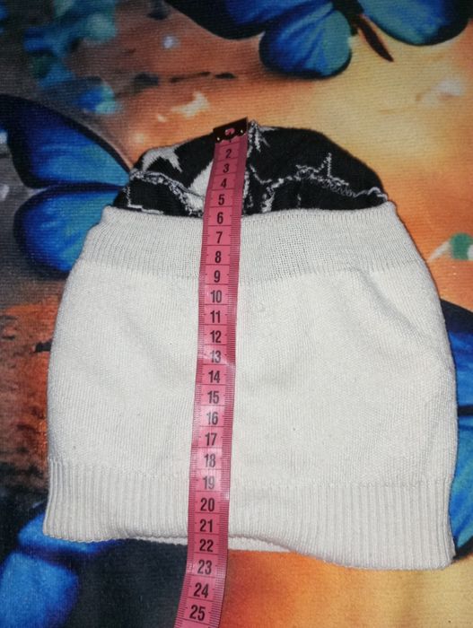 Шапка шерстяна , тепла на 12-14 років