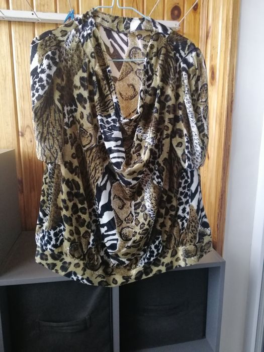 Лёгкие летние платья и костюмы.