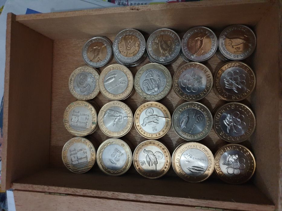 Moedas 200$ e 100$