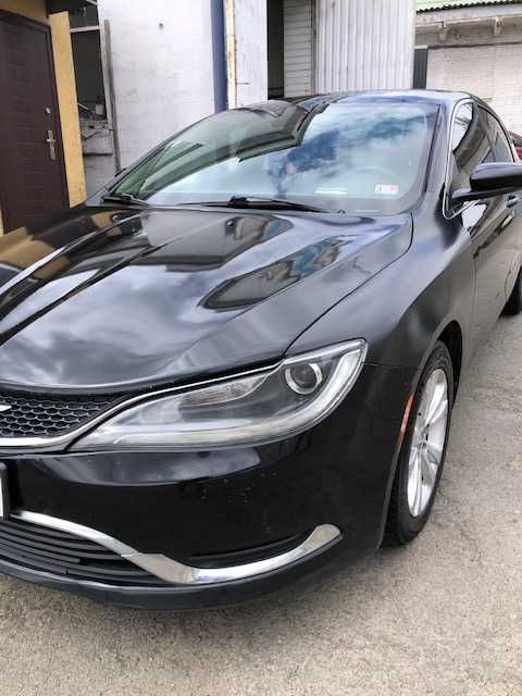 Chrysler 200 (2015) – Стильний седан у гарному стані + гума Michelin!