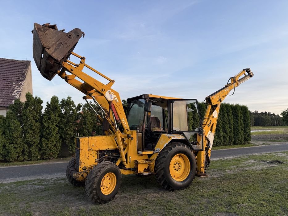 Koparko-ładowarka massey ferguson podobna do JCB cxy case