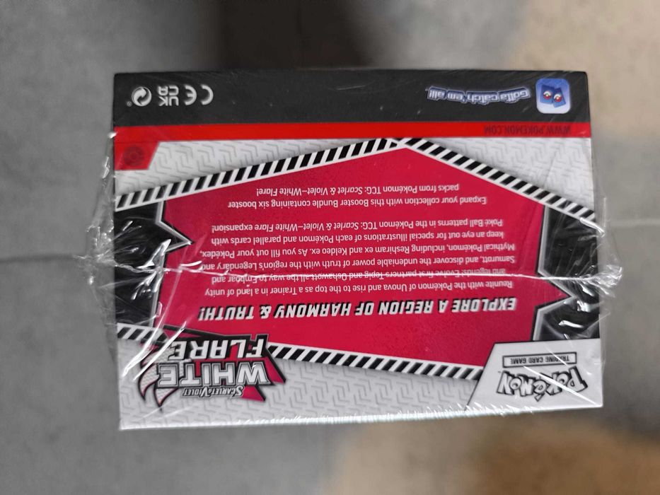 Pokemon White Flare Booster Bundle Display