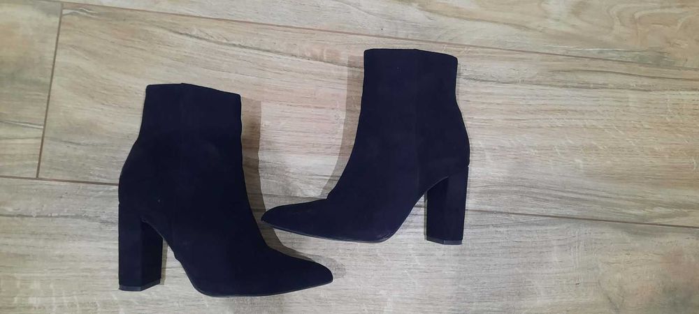 DeeZee - Botki na słupku rozm. 37