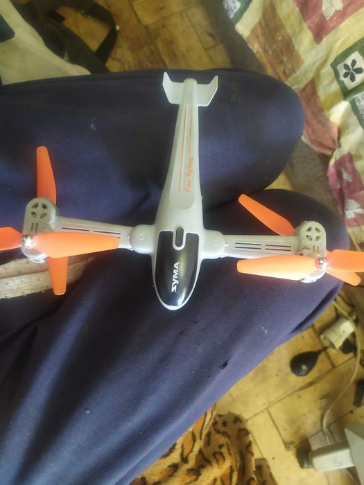 Вертоліт на радіокеровані syma