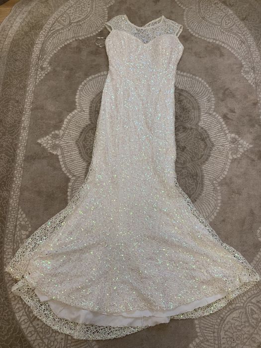 Вечірня сукня