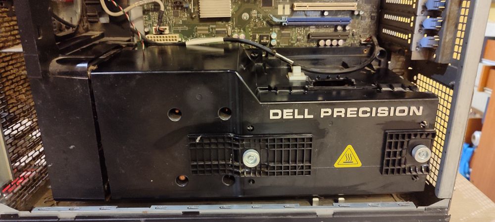 DELL Workstation T7400: 3 000 грн. - Сервери Львів на Olx