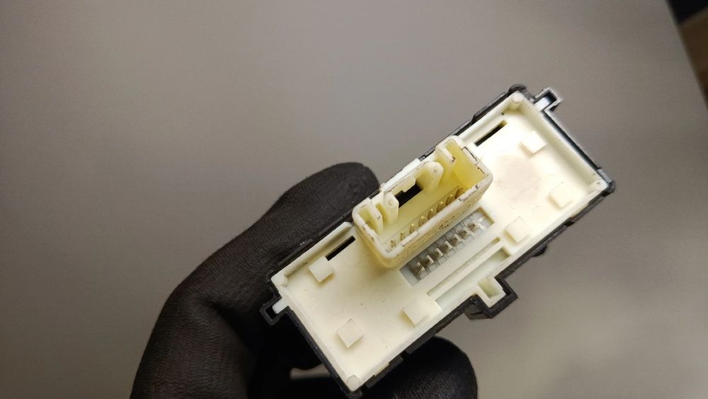 Comando / botão / interruptor multifunções TOYOTA Auris Hatchback (_E1