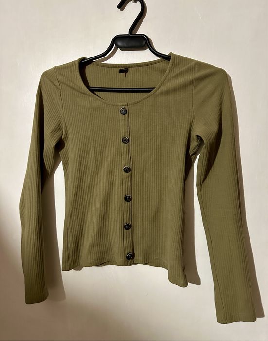 Кофтинка з ґудзиками