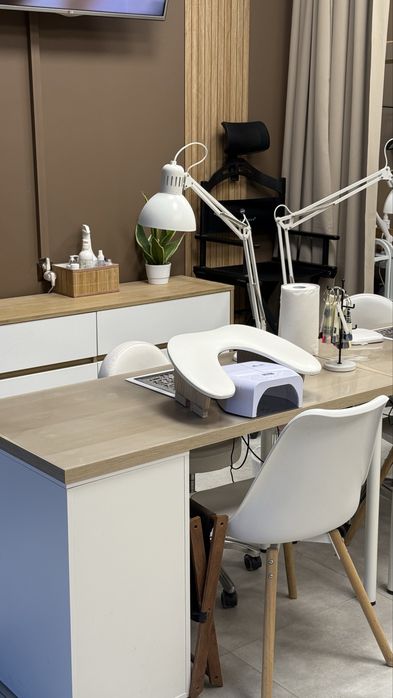 Stanowisko do manicure na wynajem | Salon | Autoklaw | Parking