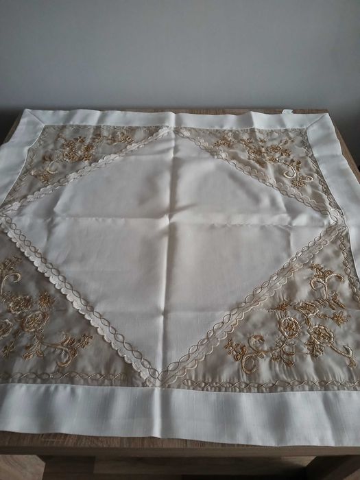Obrus Wersal 80 x 80 cm